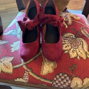 Elegant Red Women's Shoes with Bow